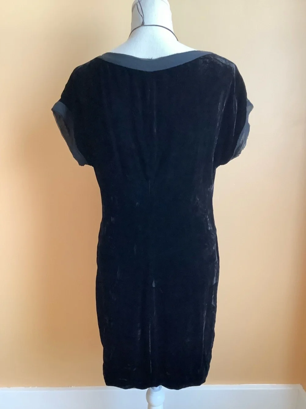 BANANA REPUBLIC Black Crushed Velvet Sheath Dress M Holiday Whimsigoth - Picture 4 of 12